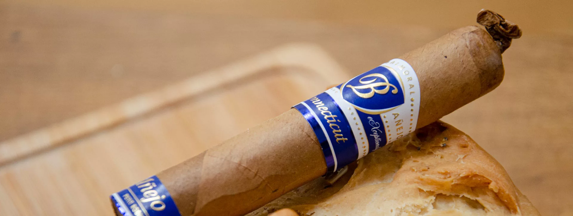 balmoral-anejo-xo-connecticut-petit-robusto-ft