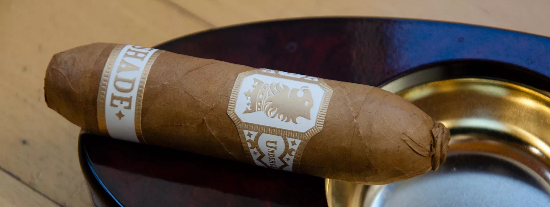 undercrown-shade-flying-pig