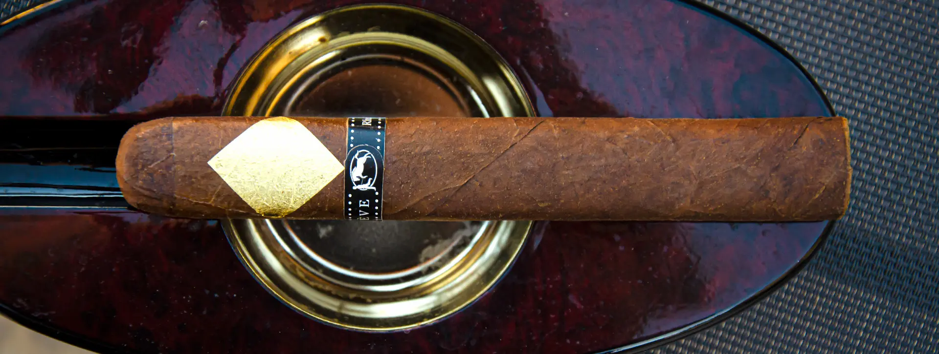 cavalier-geneve-black-ii-toro